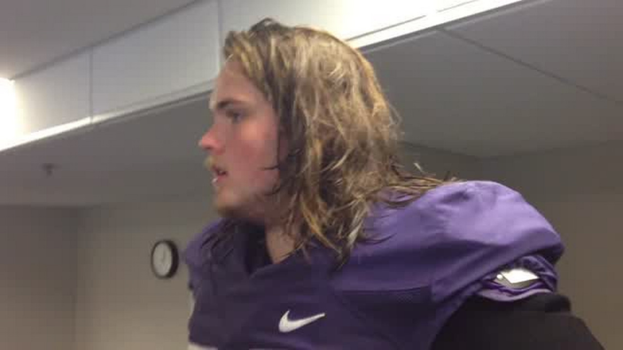 VIDEO: Huskies OL Coleman Shelton after Wednesday practice