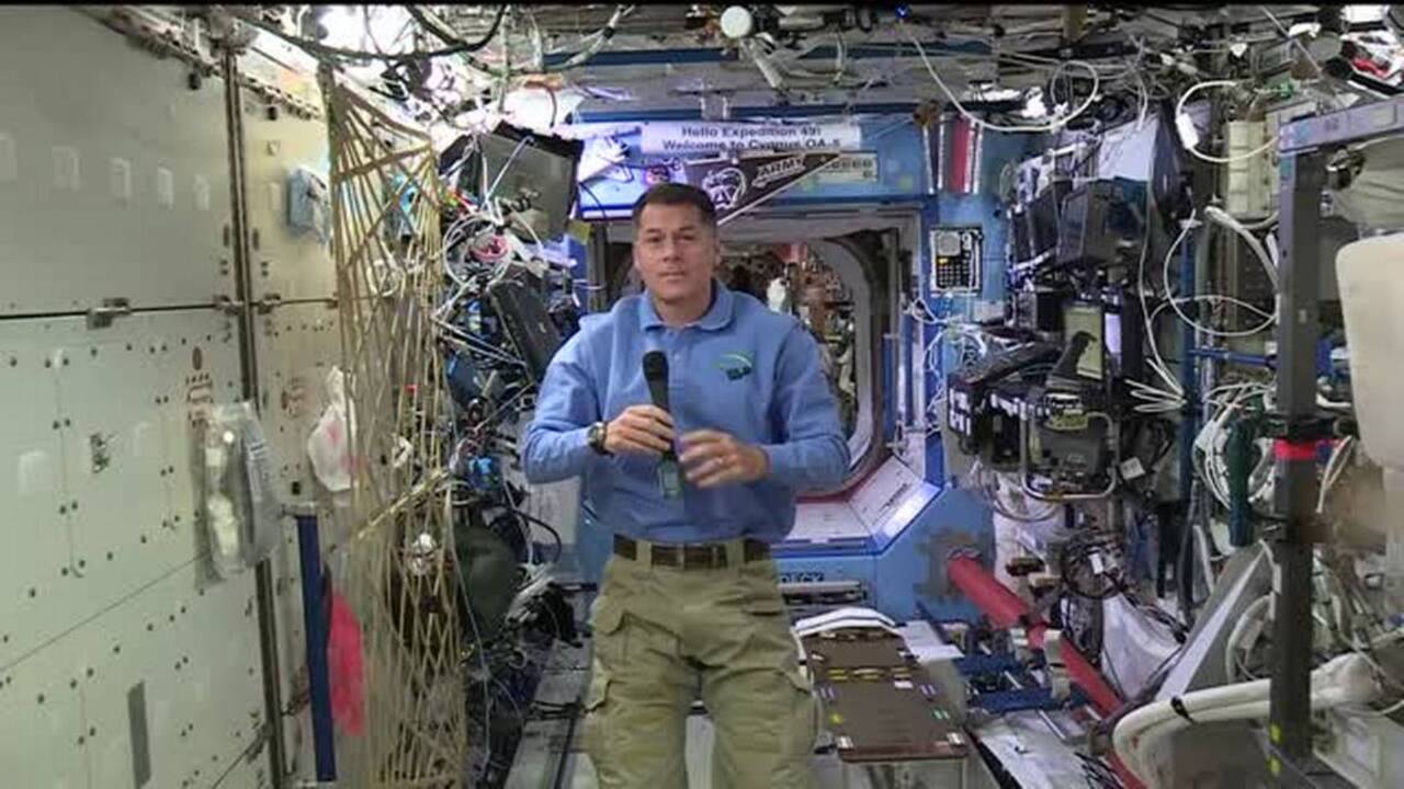 Here's what Thanksgiving dinner looks like in outer space