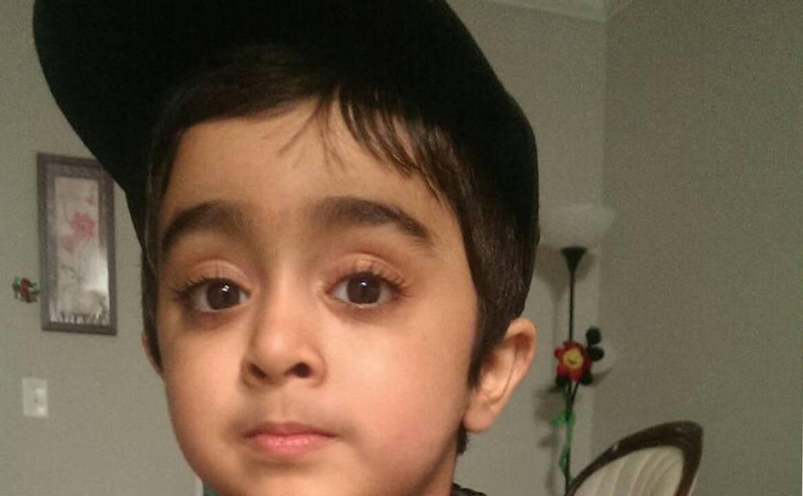 Officers turn out in force to say goodbye to 4-year-old who loved police