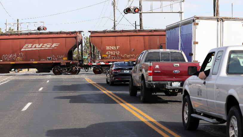 Stopped train blocks traffic in downtown Kennewick
