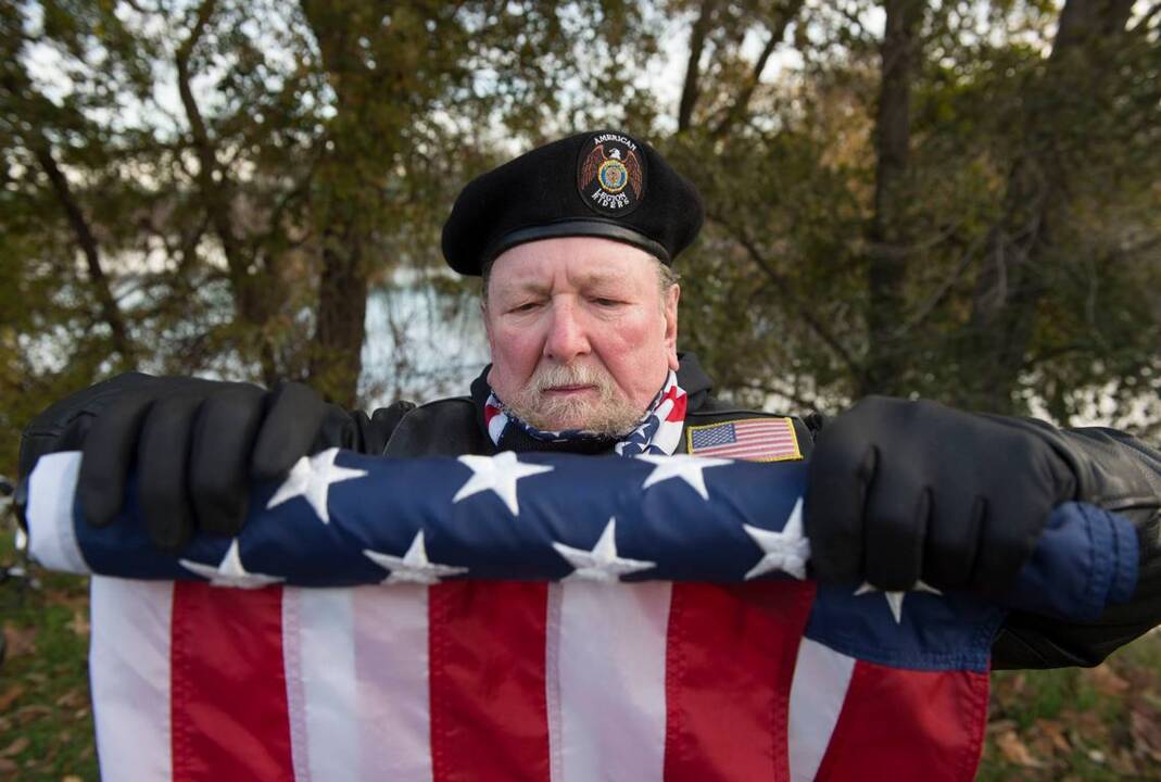 Emotional ceremony honors Pearl Harbor victims at Discovery Park