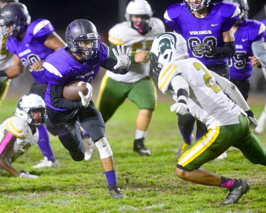 Johansen rallies in fourth quarter to beat Davis, earns chance to play for WAC title