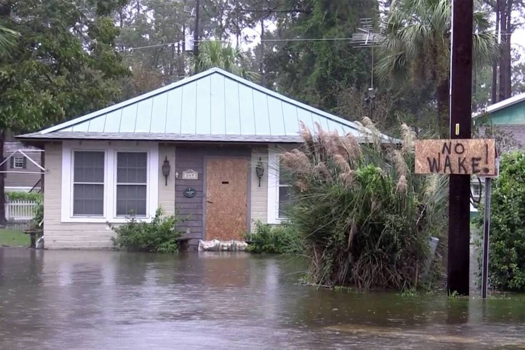 'It's all good in the 'hood': Alljoy community helps man whose home flooded during Irma