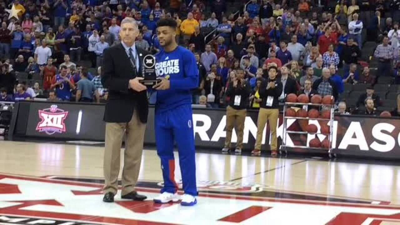 Frank Mason receives Big 12 Player of the Year award