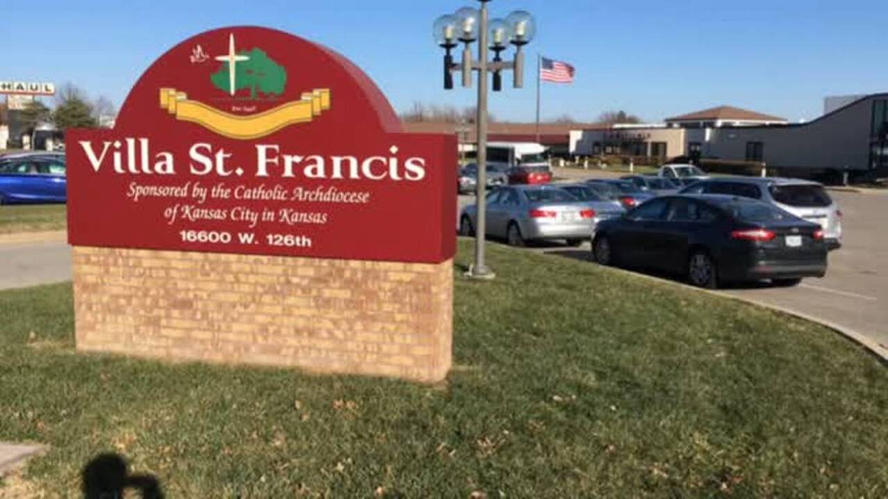 Kelly calls for 300 more workers to fix ‘cluster-mess’ KanCare application center