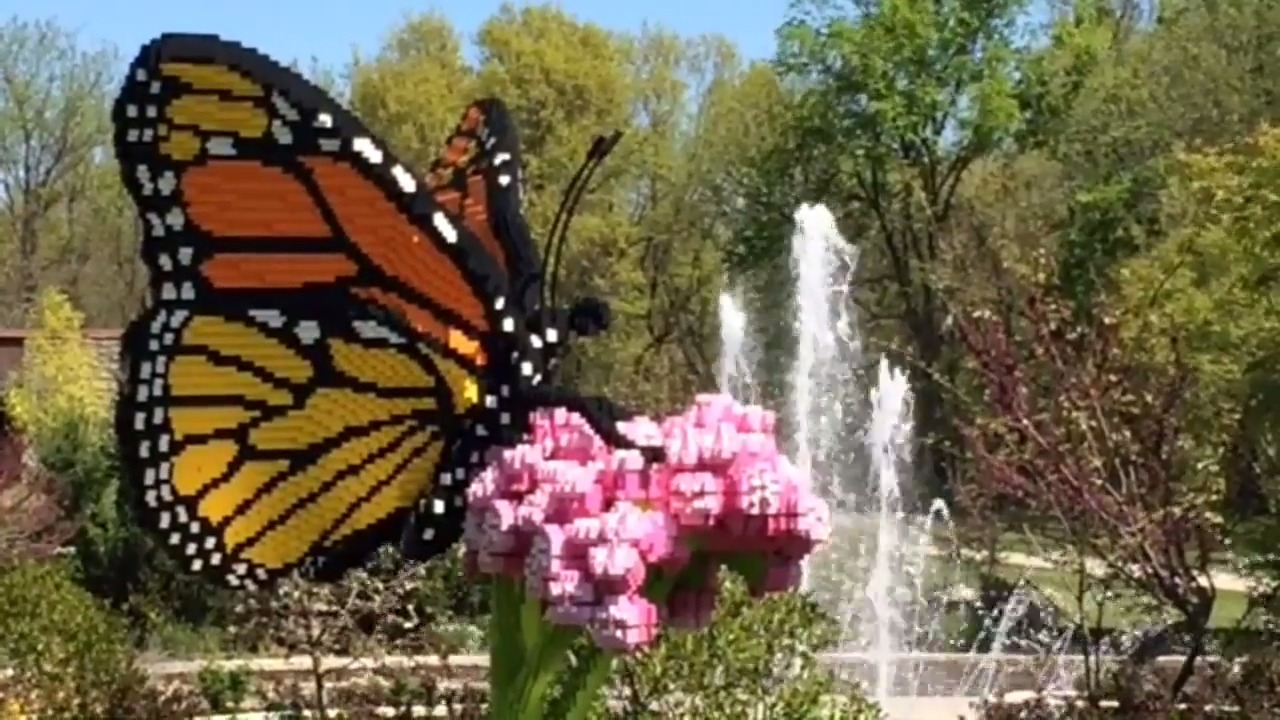 Lego sculptures at Kansas City botanical garden