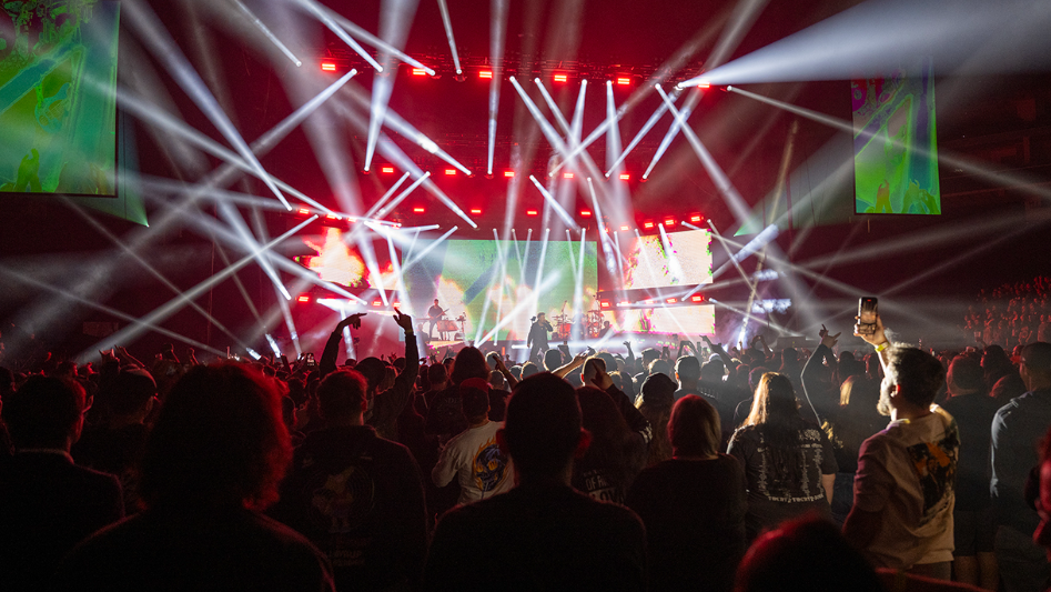 Listen to Papa Roach singer talk music and give his Sacramento shoutouts