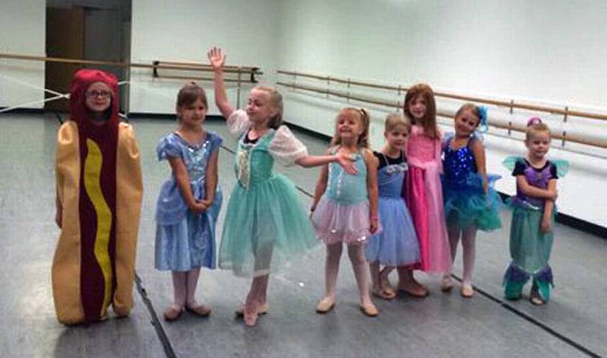 Internet falls in love with hot dog 'princess'