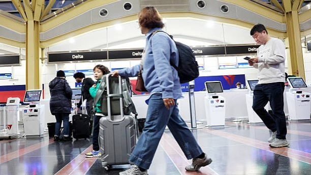 Storms in the South and snow in the North may disrupt Thanksgiving travel plans