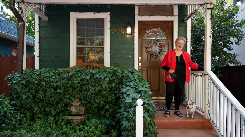 See why this tiny home in Sacramento’s Boulevard Park has survived the test of time