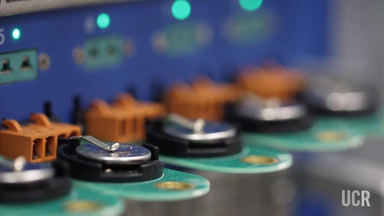 Making batteries from glass bottles