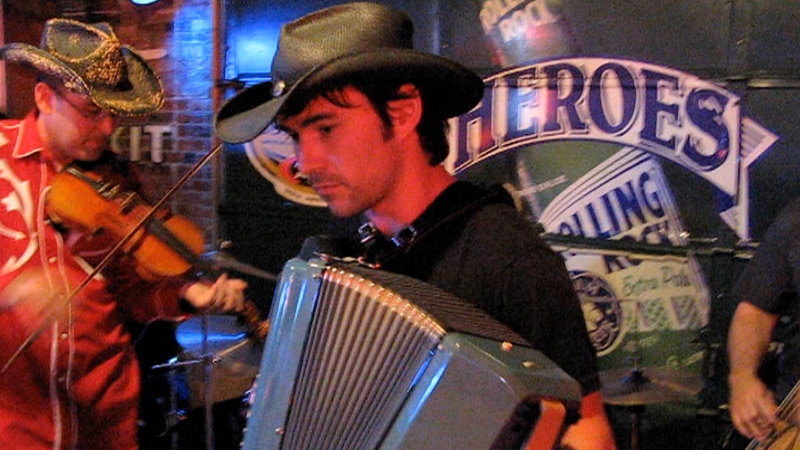 Mudbugs Cajun & Zydeco Band at Heroes