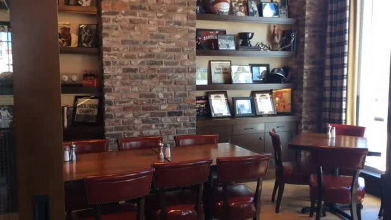 Take a look at the USC recruiting room at 1801 Grille