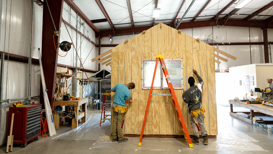 Men in recovery assemble low-cost houses in Stanislaus