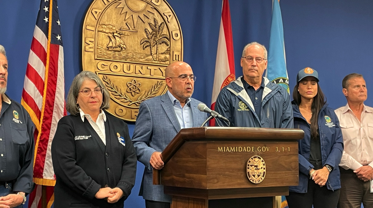 South Florida school districts announce closures as Hurricane Ian approaches