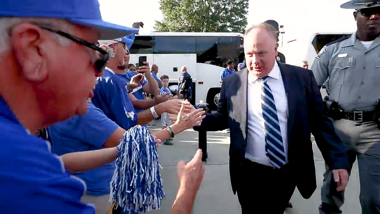 The Cats arrive at Williams-Brice Stadium for UK-South Carolina football