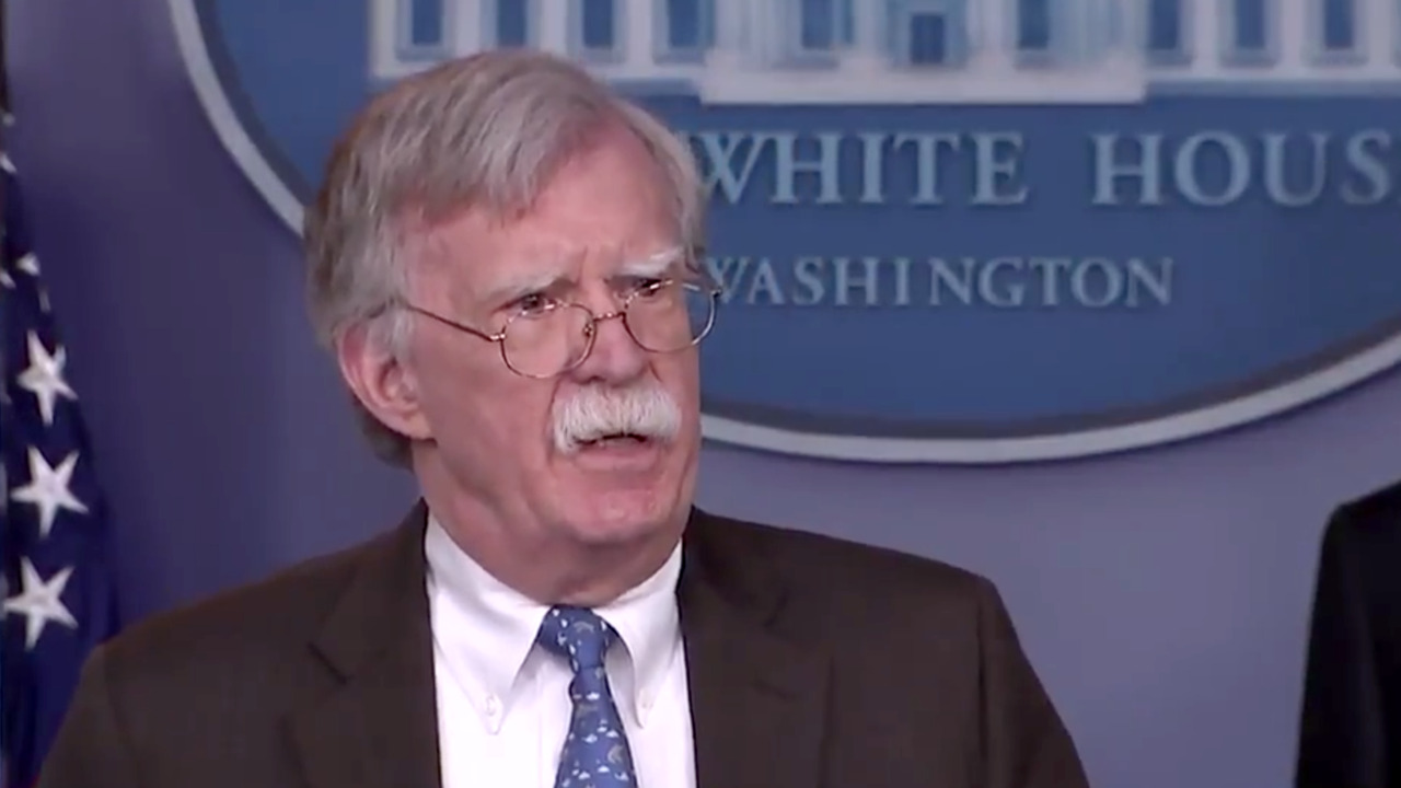 U.S. yanks bank assets from Venezuela, lays ground for battle over Citgo