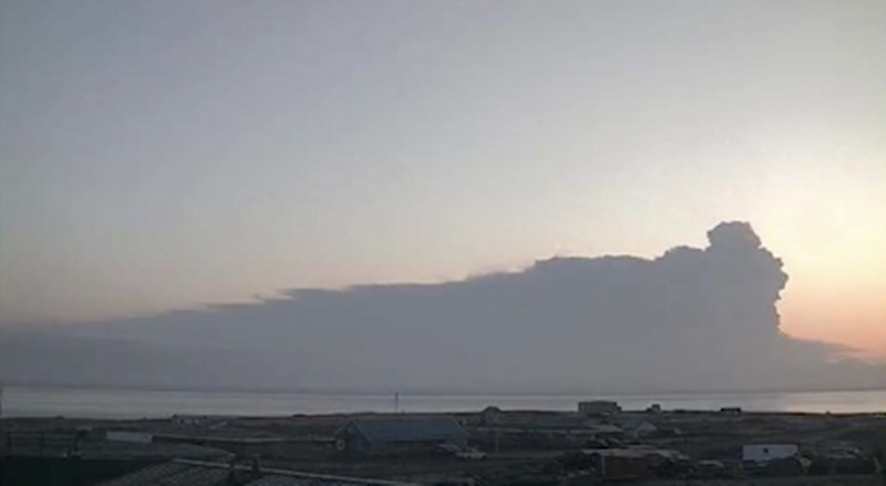 Timelapse of Pavlof Volcano erupting in Alaska's Aleutian Islands