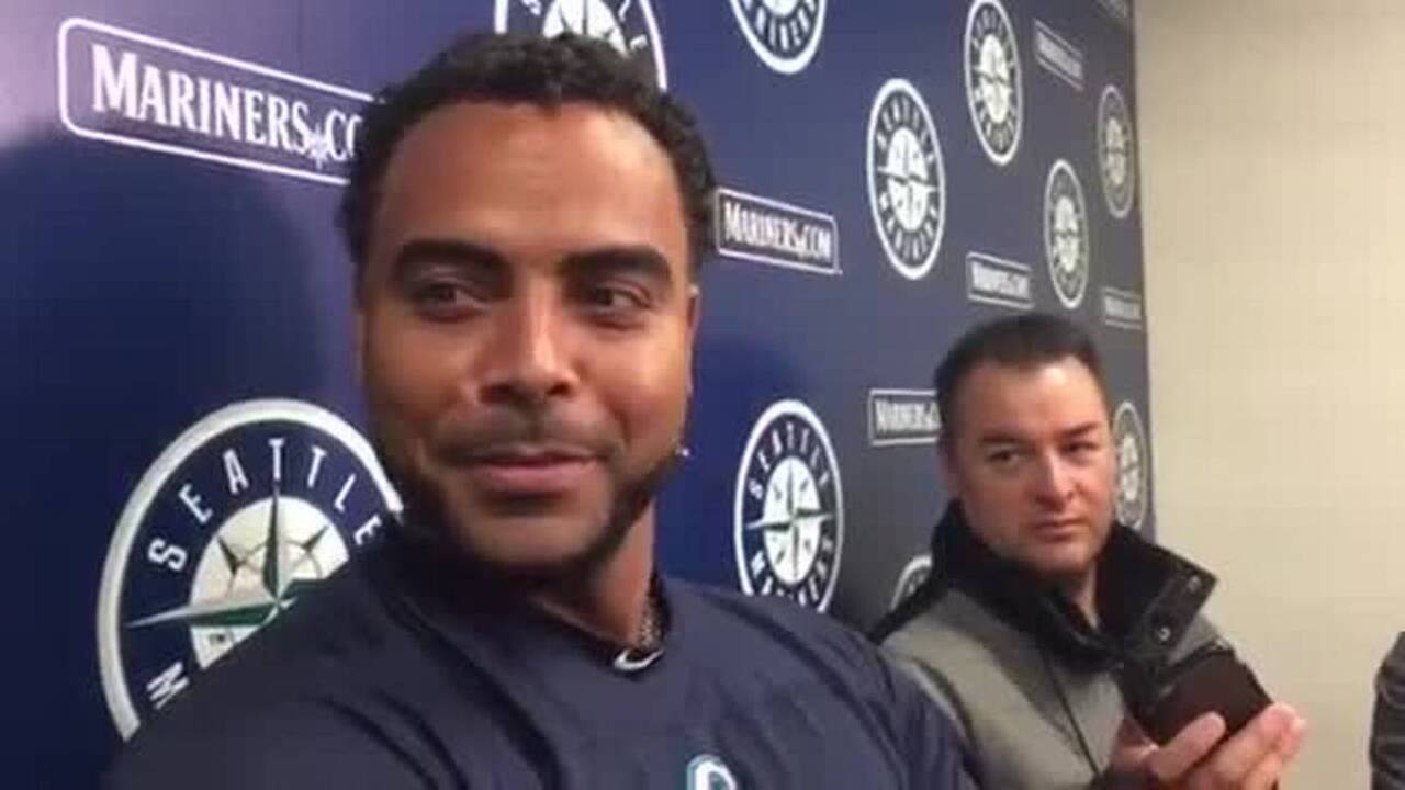 Nelson Cruz arrives at Mariners training camp