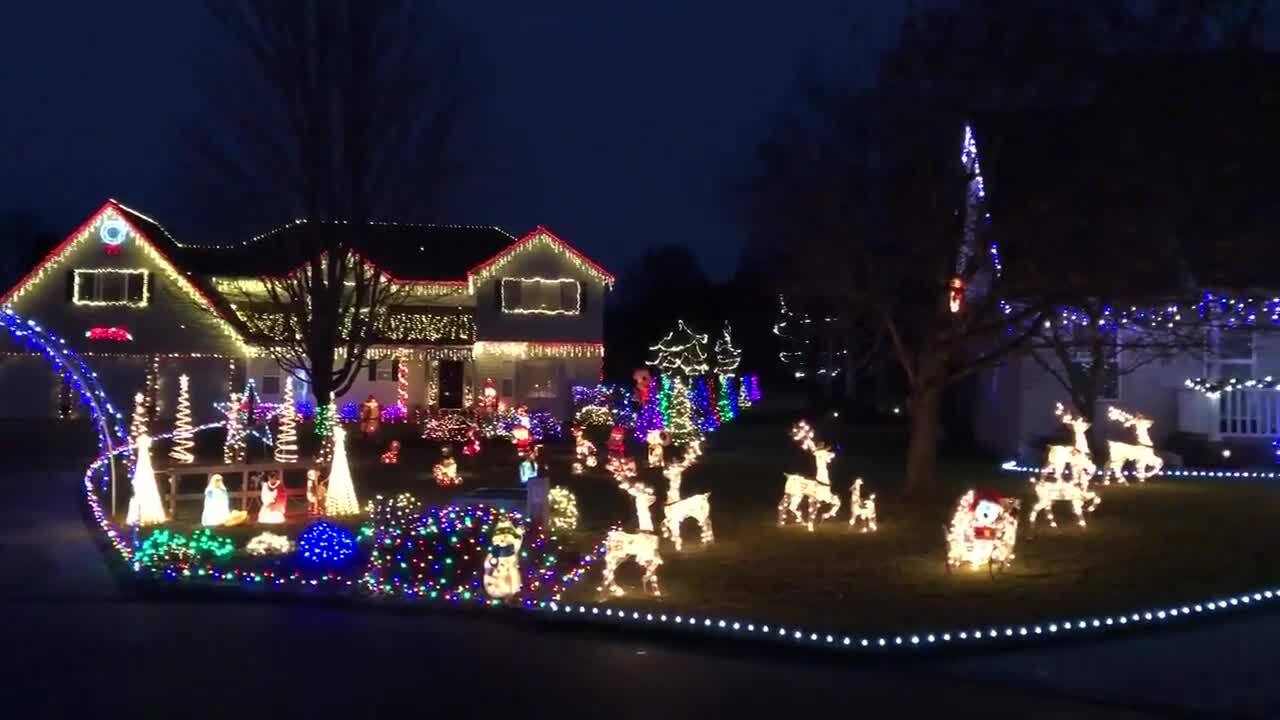 Christmas lights at 3702 Mount Baker Court, West Richland