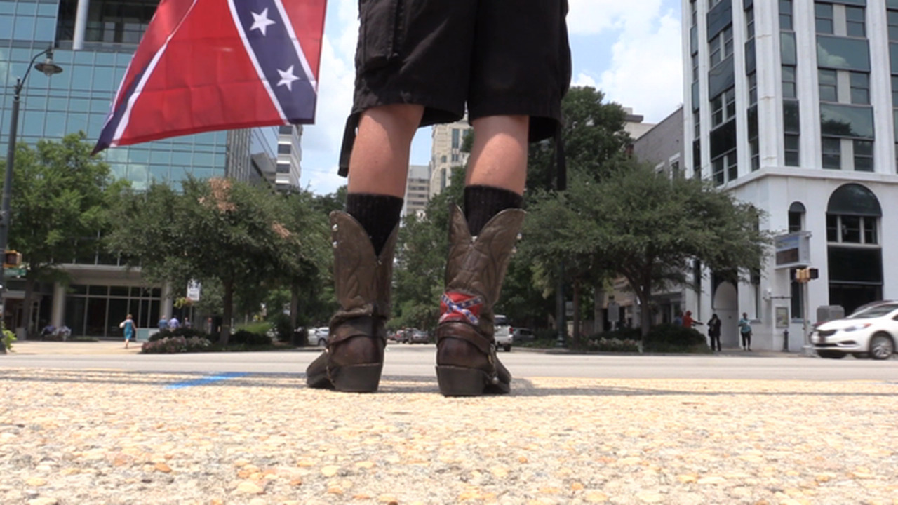 Rick Quinn advocates for the confederate flag at the Relic Room