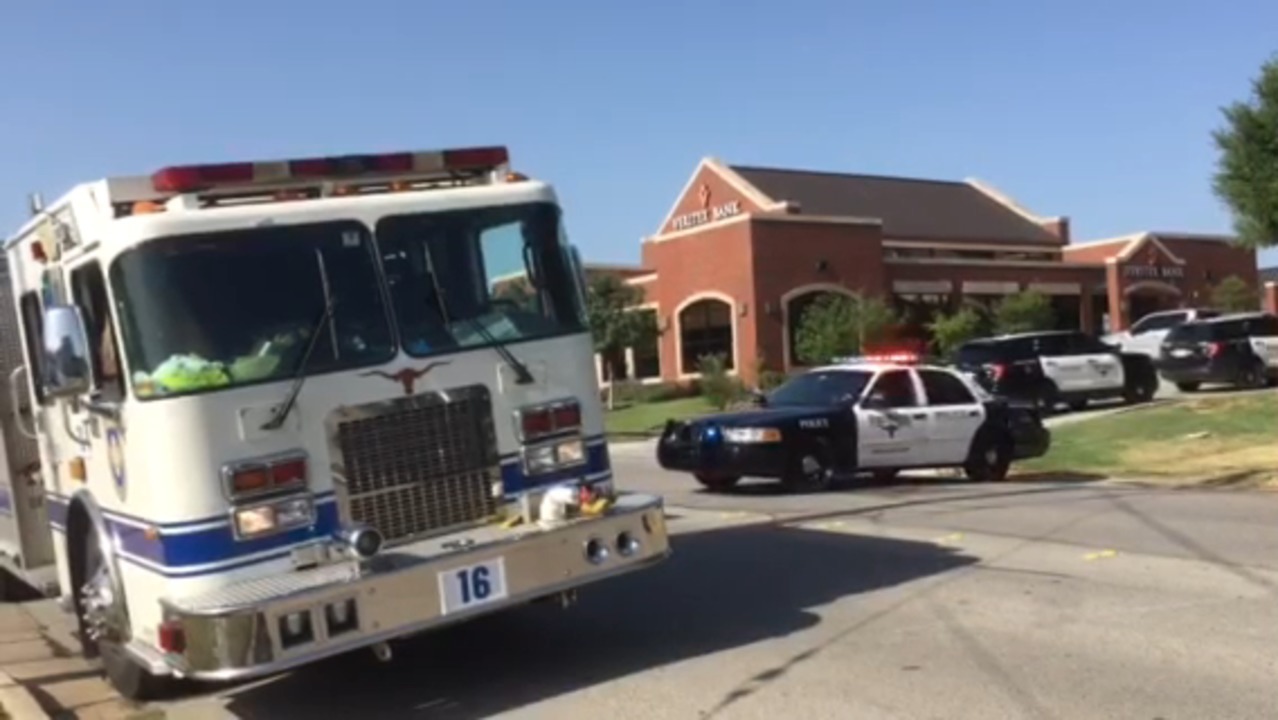 Fort Worth police search for suspects after a robbery with shots fired ...
