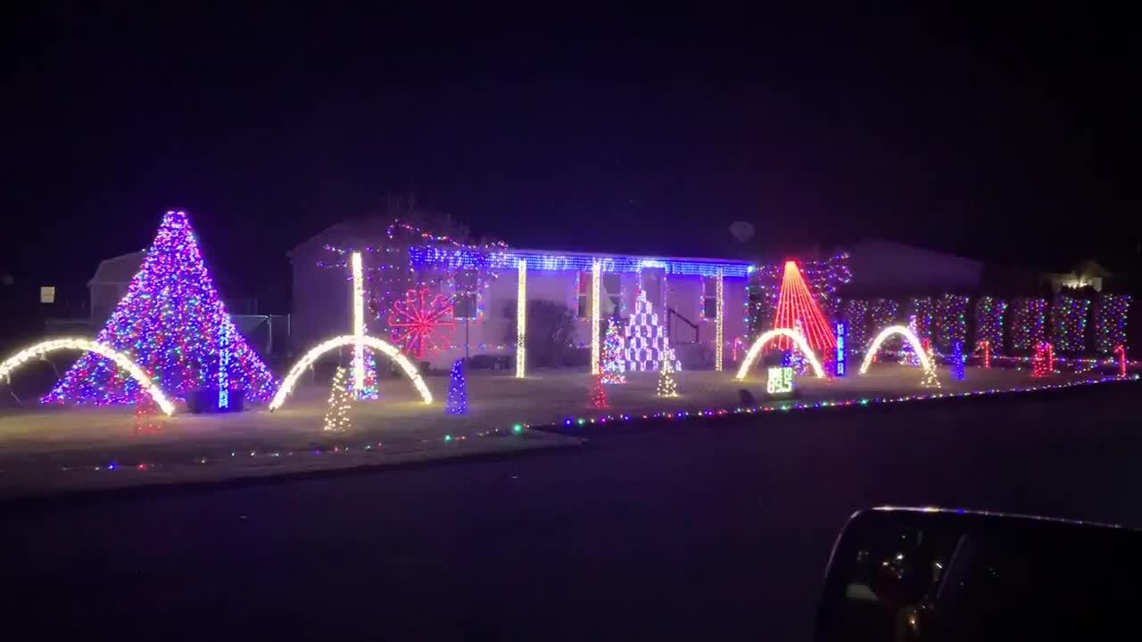 Christmas lights at 653 N 58th Ave ., West Richland