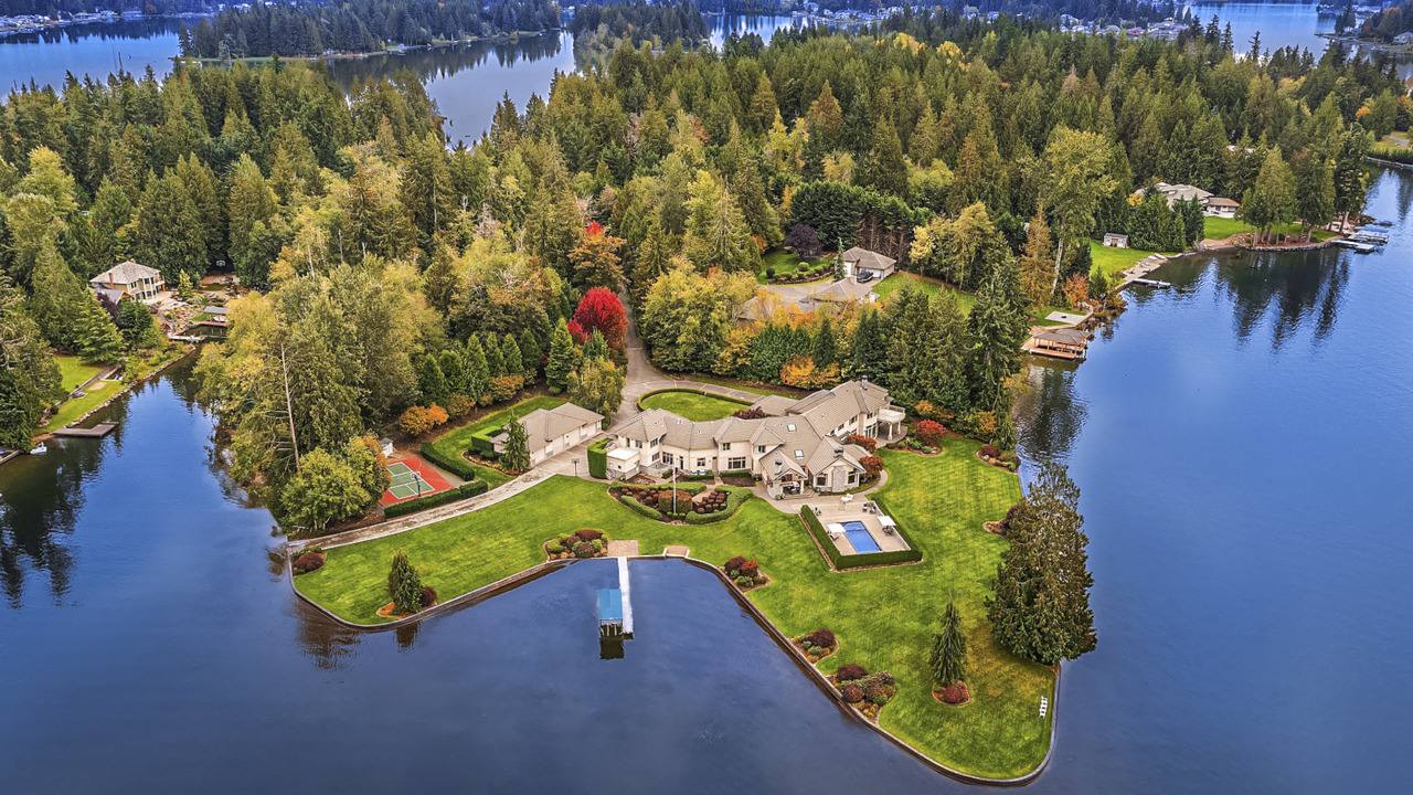 Bidding war for luxury home in Pierce County: Lake Tapps among priciest sales for 2021