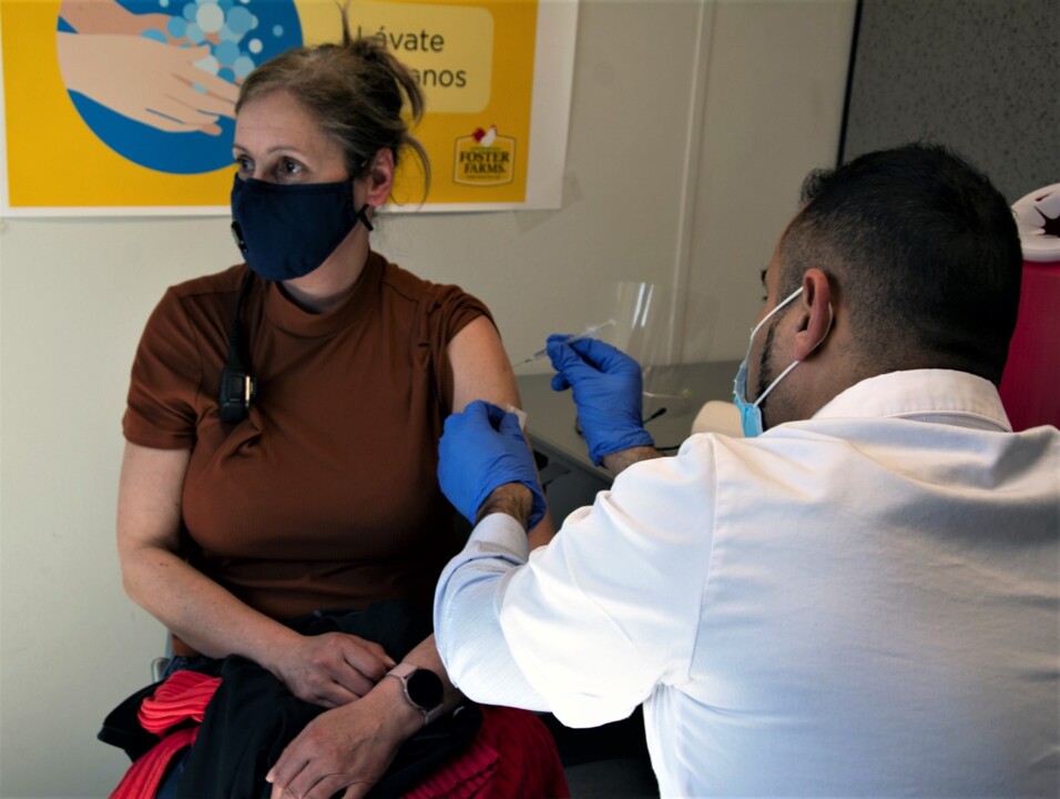 ‘I feel relieved.’ Foster Farms vaccinates 1,000 workers at Livingston chicken plant