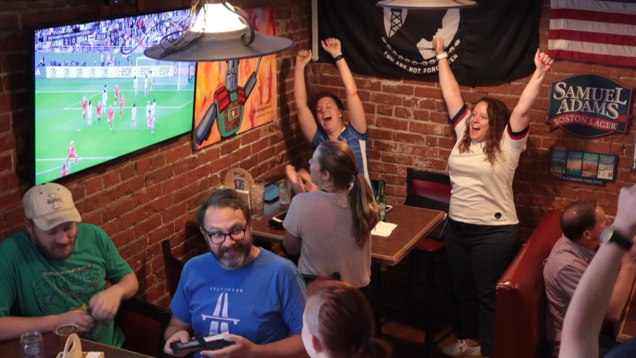 Soccer fans gather to watch USA defeat Thailand 13-0 in Women’s World Cup