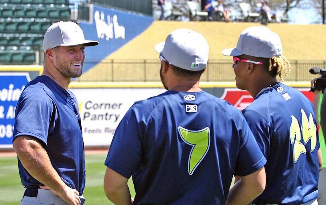 Tim Tebow opens Fan Fest with Columbia Fireflies