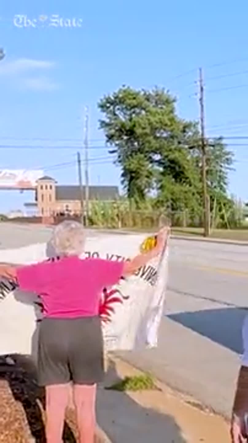Family has been waving to the Gamecocks for every home game since 1980