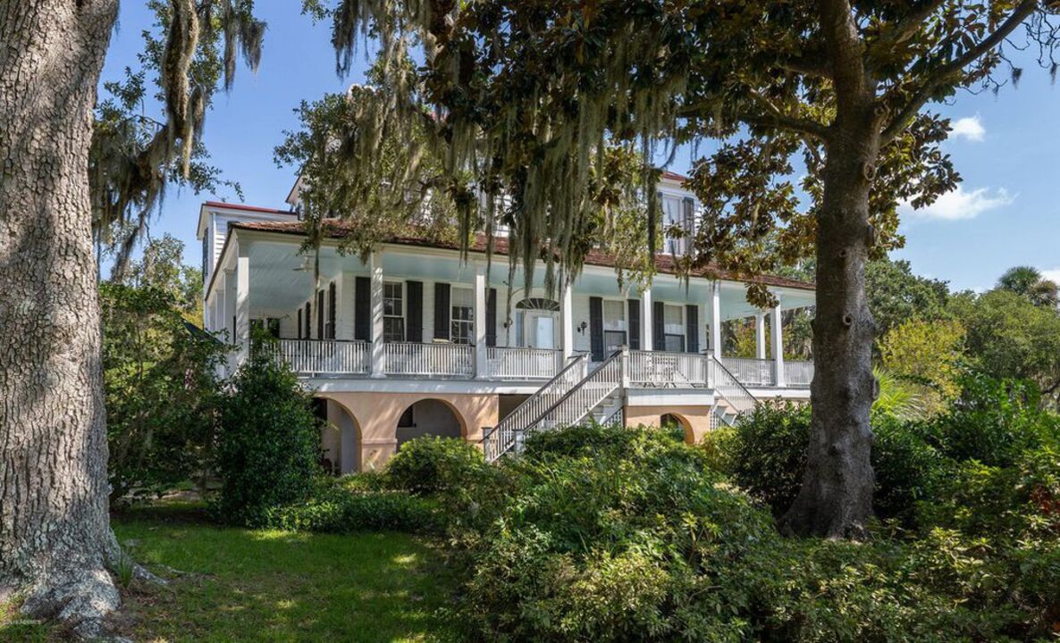 Iconic 200-year-old Beaufort home listed for $2.6 million. Here’s what you’d get