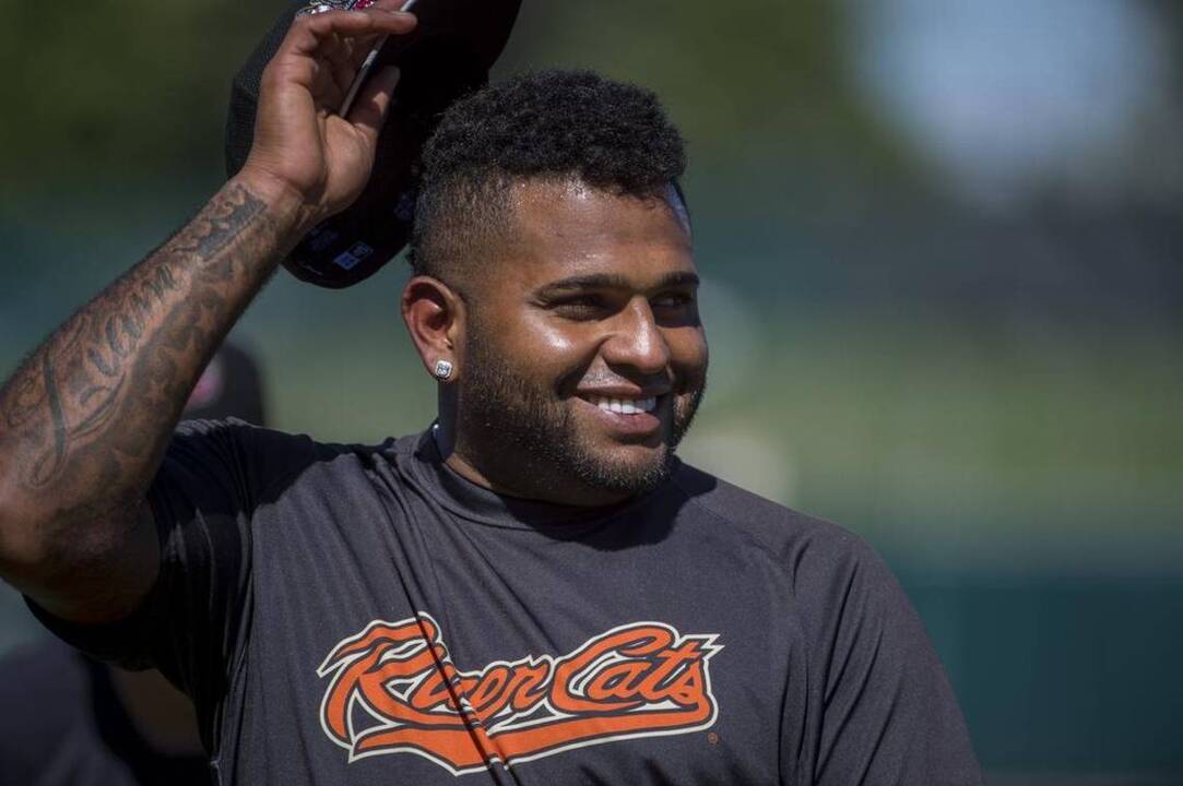 Pablo Sandoval warms up for River Cats debut