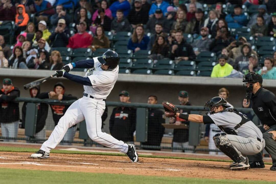 Tim Tebow's first minor league home run in slow motion