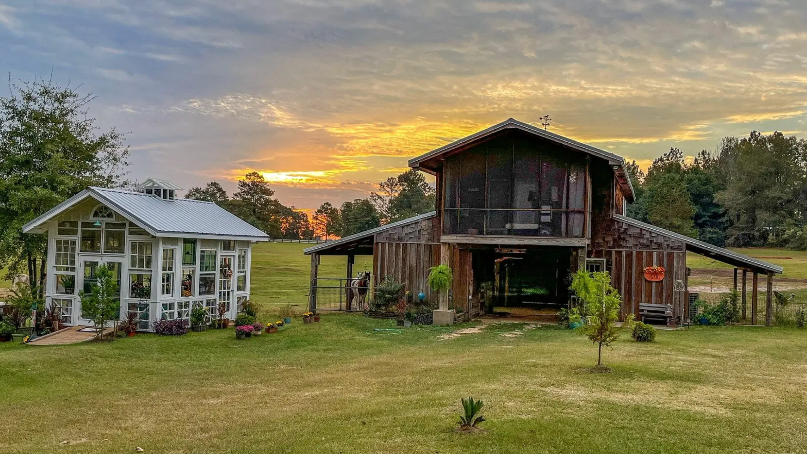 ‘Hummingbird Haven’ — a mini village with tiny houses — lists in Georgia for $2M