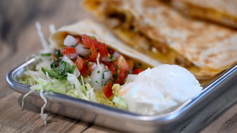 Los Chiludos opens second eatery in Braden River shopping plaza
