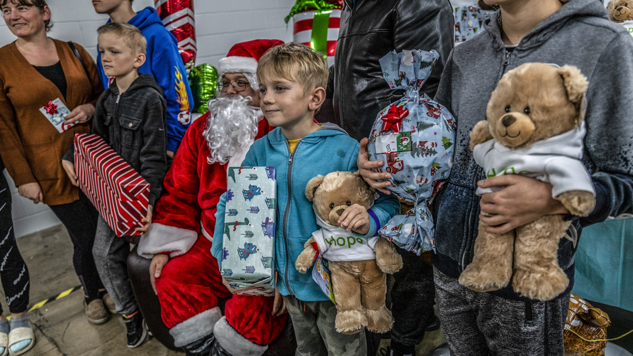‘We need to get support.’ What Ukrainian, Afghan families in Sacramento need for Christmas