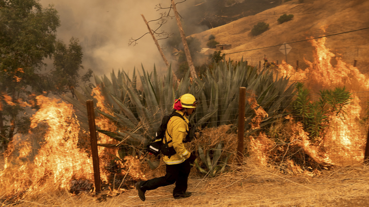 Deaths reported in Vacaville CA LNU wildfire, smoke spreads | Sacramento Bee