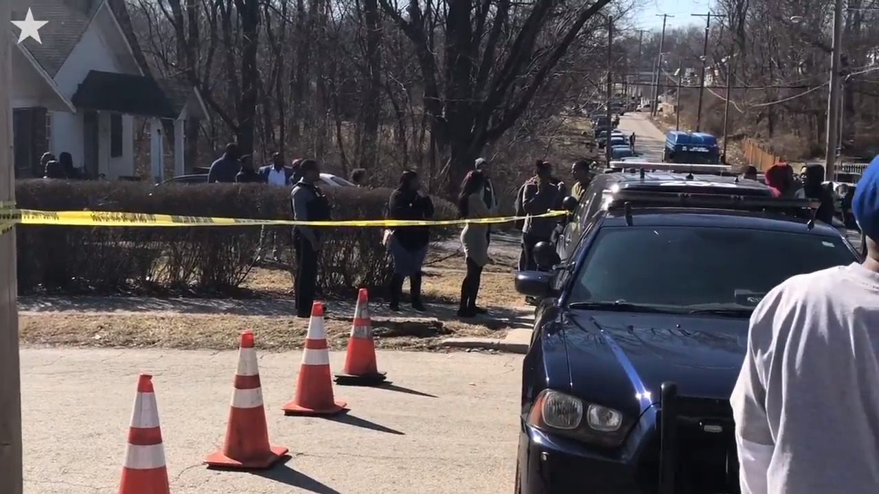 Police investigate double homicide after two are found dead at Kansas City home