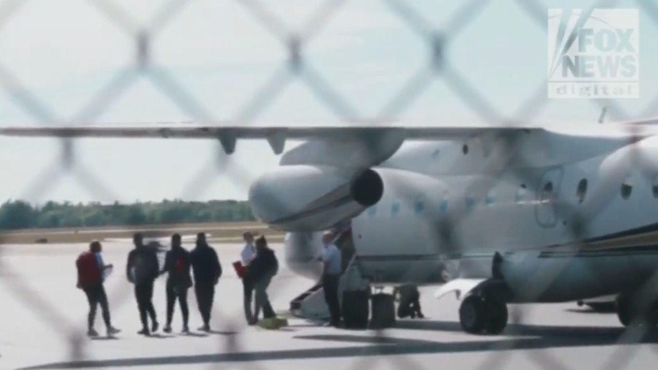 After months of mystery over migrant flights, legislators with oversight ask no questions