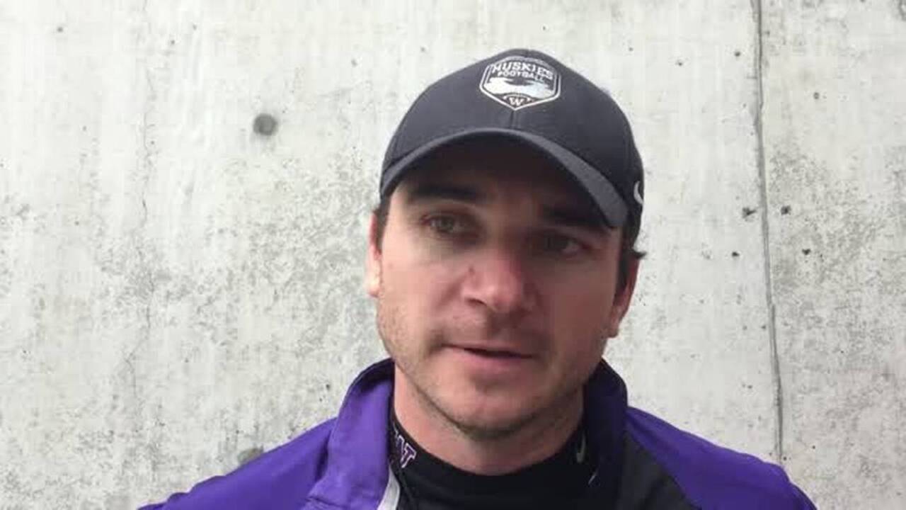 OC Jonathan Smith evaluates Huskies' first game
