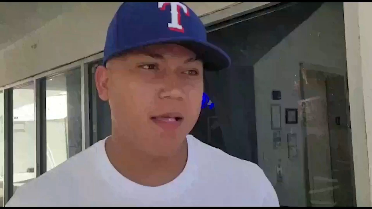 Cubano Bryan Chi habla luego del firmar con Rangers de Texas