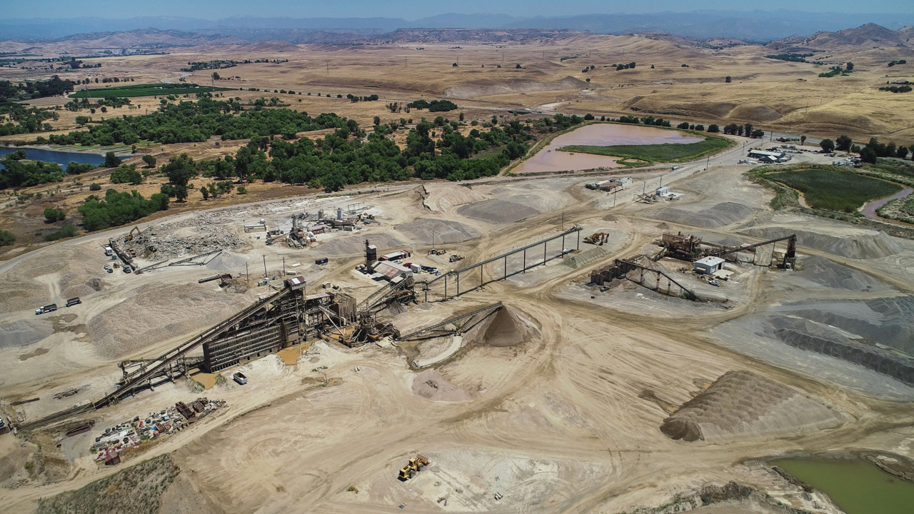CEMEX must be stopped from blasting 600-foot deep pit near San Joaquin River. Here’s how | Opinion