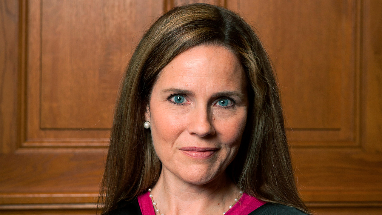 Trump officially nominates Amy Coney Barrett as next Supreme Court Justice