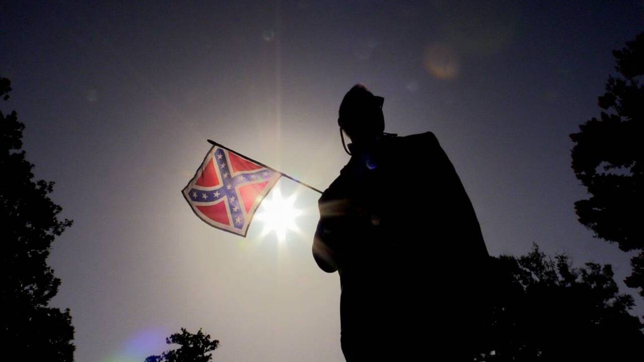 Confederate flag lowered at the SC State House for last time + video