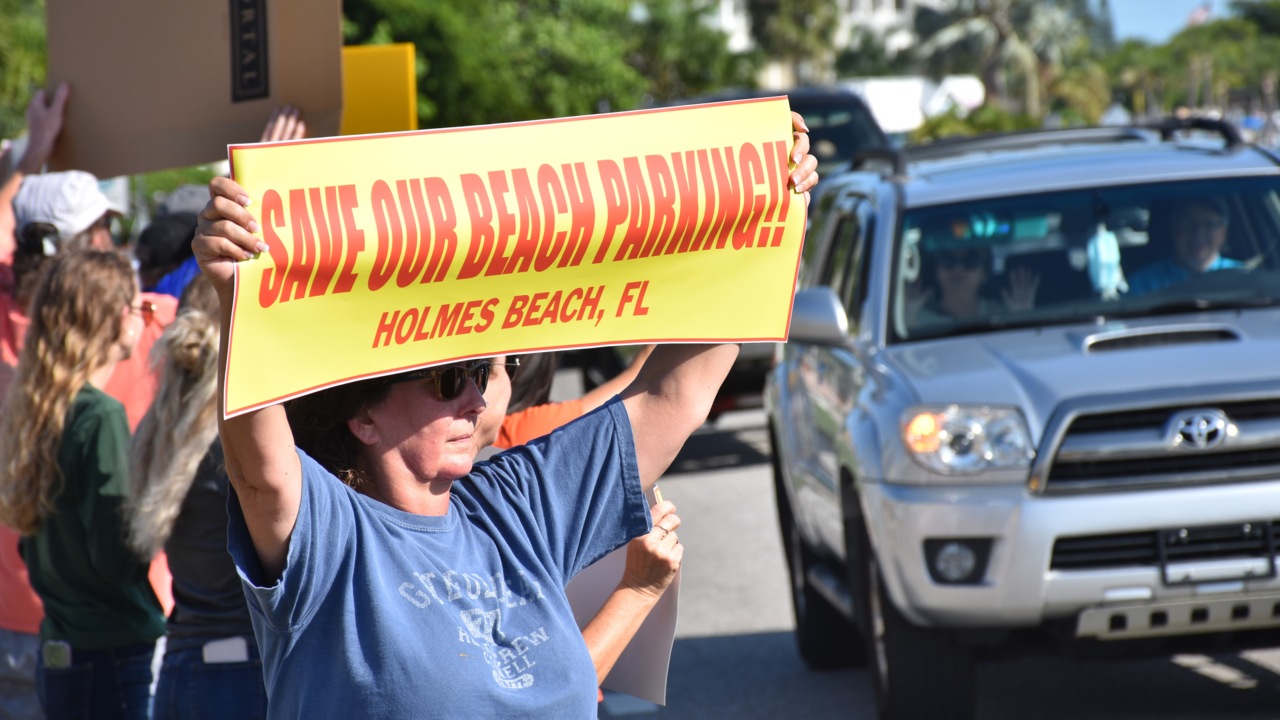 Holmes Beach officials should be ‘ashamed.’ Less parking hurts the ‘have-nots’ | Letter to the editor