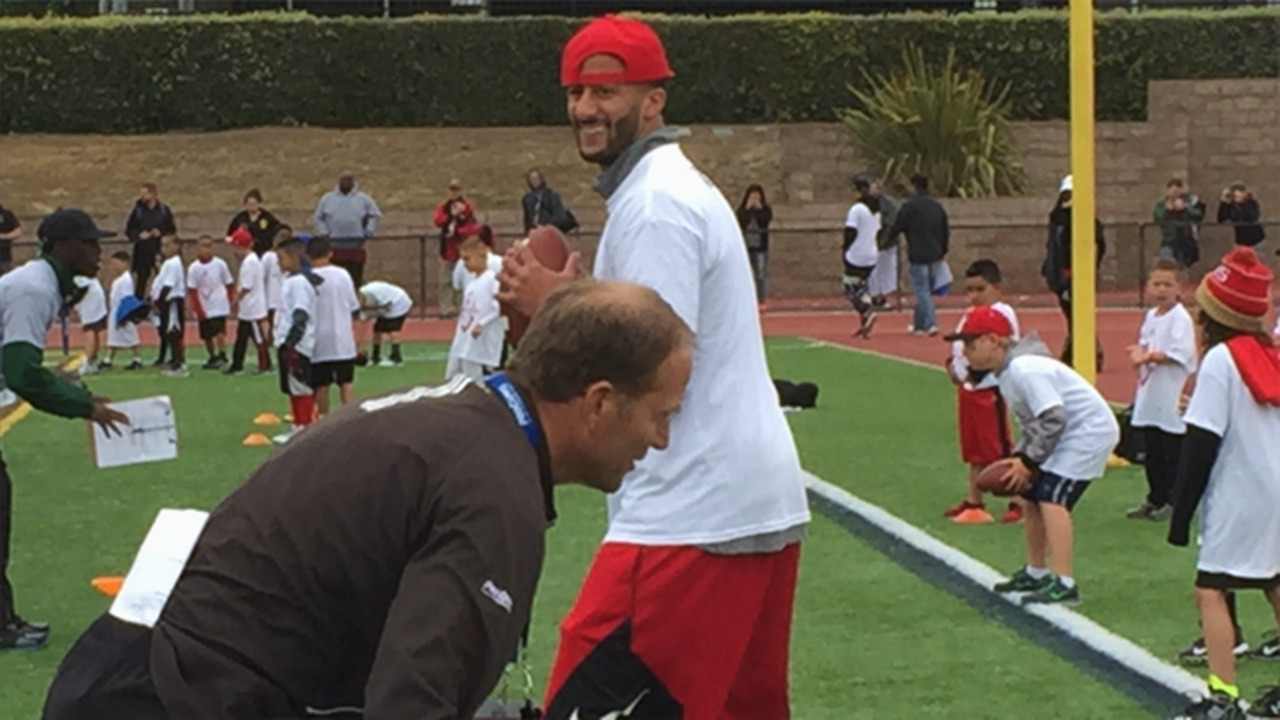 Kap goes to camp: 49er works with kids at S.F. event that bears his name