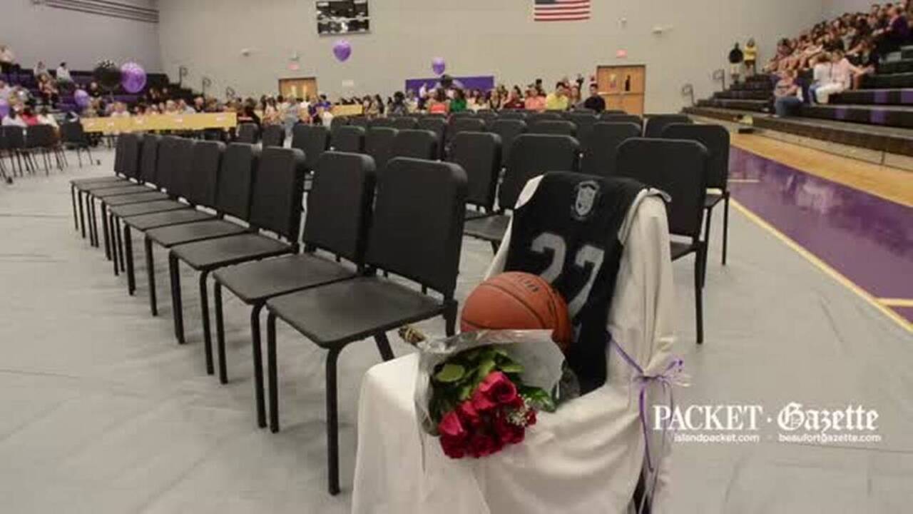 River Ridge Academy remembers Grace Sulak during 8th grade graduation ceremony