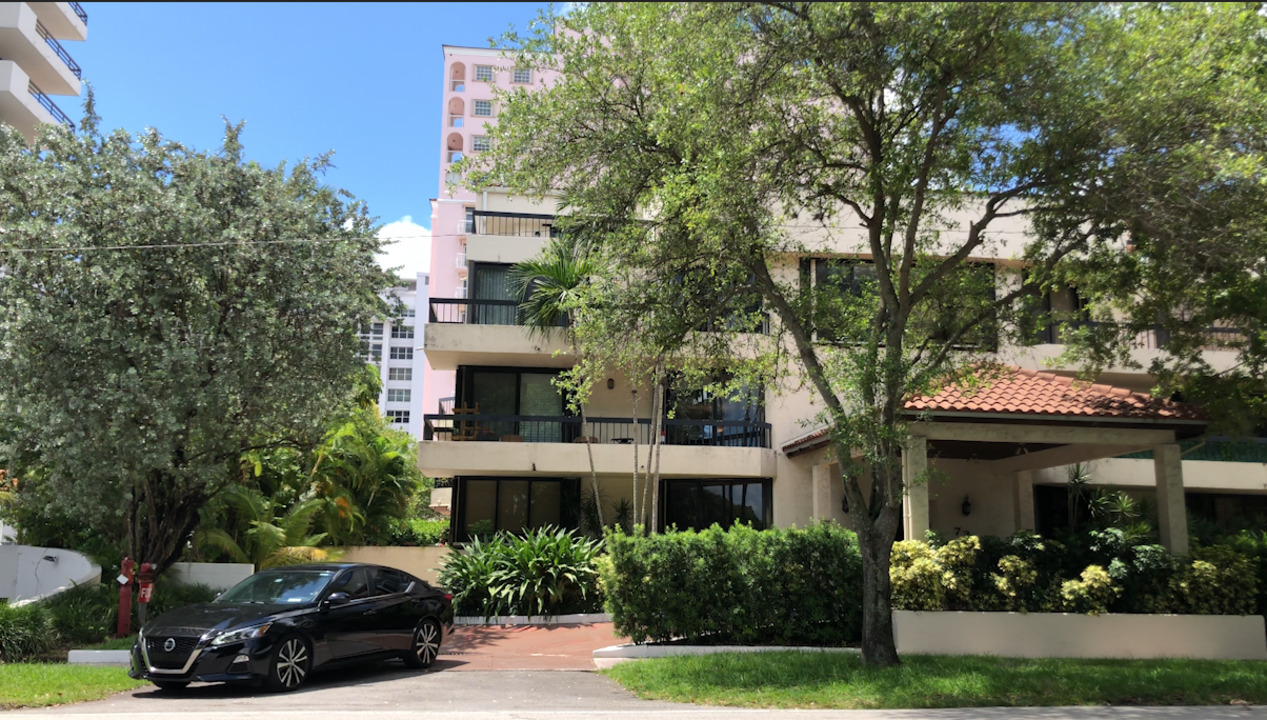Gables condo with ‘severe corrosion’ in garage marked unsafe. Residents can stay for now